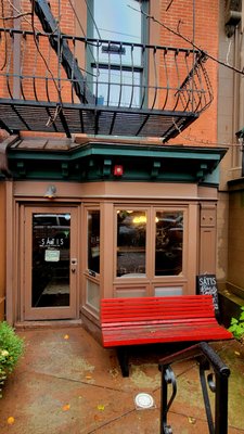 Satis Bistro by null