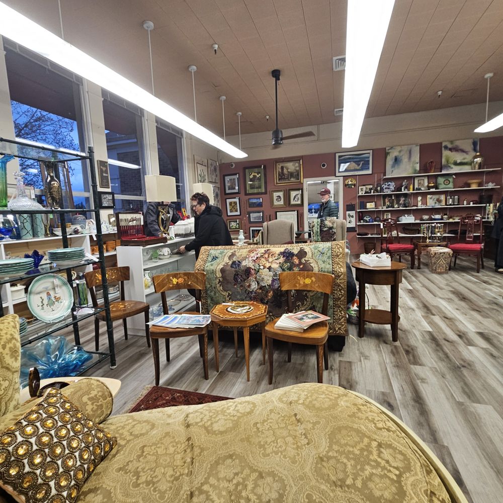 Re-Runs - 3/13/2025 - What a great resale shop! Amazing stuff and prices! - Used, Vintage & Consignment Near Me - Lake Oswego, Oregon Re-Runs - 3/13/2025 - What a great resale shop! Amazing stuff and prices! - Used, Vintage & Consignment Near Me - Lake Oswego, Oregon