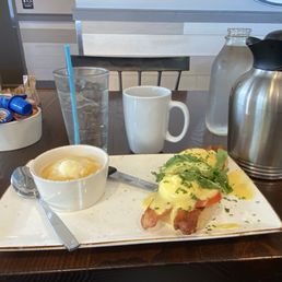 BLT BENEDICT with Buttered Grits BLT BENEDICT with Buttered Grits