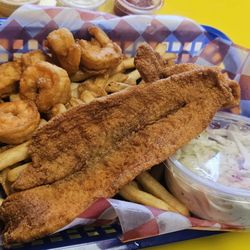 Bubba’s Shrimp Shack Tappahannock - Chefs Basket & Shrimp & Flounder Basket!