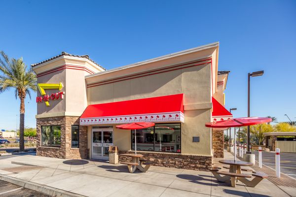 In-N-Out Burger by null