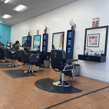 Fiona's Beauty & Threading Studio - Available chairs. - Eyelash Service Near Me - Los Angeles, California Fiona's Beauty & Threading Studio - Available chairs. - Eyelash Service Near Me - Los Angeles, California