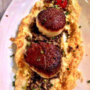Mignonette - Seared scallops and grits with foie gras - divine - New American Near Me - Miami, Florida Mignonette - Seared scallops and grits with foie gras - divine - New American Near Me - Miami, Florida