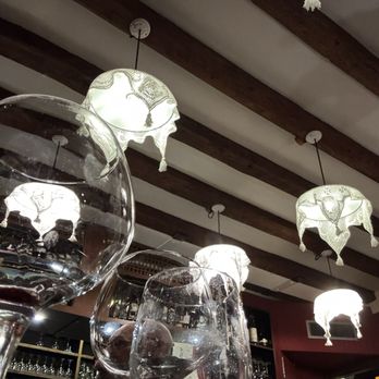 Vino Vino - Decor - Italian Near Me - Venezia, VE Vino Vino - Decor - Italian Near Me - Venezia, VE