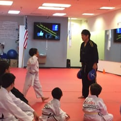 Master Chang's Martial Arts - Kicking