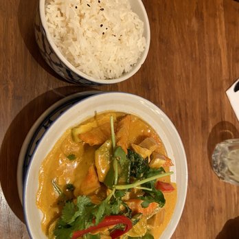 Bambúbox - Vegetarian tofu red curry - Thai Near Me - Madrid, M