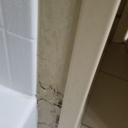Country Inn & Suites by Radisson, Buffalo South I-90, NY - Damaged wall