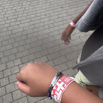 Canada's Wonderland - Wrist bands - Amusement Parks Near Me - Vaughan, Ontario Canada's Wonderland - Wrist bands - Amusement Parks Near Me - Vaughan, Ontario