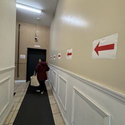 Chef’s Mahal By Mannan - Signs to elevator
