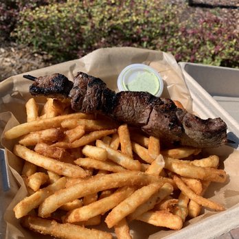 Delish Kebabs - Steak kebab with fries and sauce - Food Trucks Near Me Delish Kebabs - Steak kebab with fries and sauce - Food Trucks Near Me