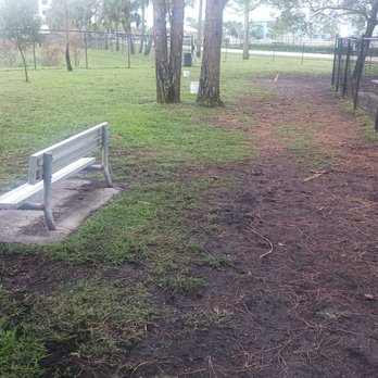 Poppleton Creek Dog Park - A nice bench and water feature - Dog Parks Near Me - Stuart, Florida Poppleton Creek Dog Park - A nice bench and water feature - Dog Parks Near Me - Stuart, Florida