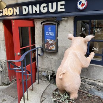 Cochon Dingue - Cute exterior - Breakfast & Brunch Near Me - Quebec City, Quebec Cochon Dingue - Cute exterior - Breakfast & Brunch Near Me - Quebec City, Quebec