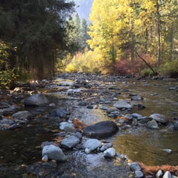 Blu-Shastin Rv Park & Campground - The river that ran through our backyard