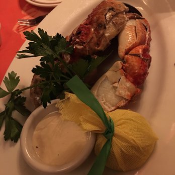 Shaw's Crab House - Santa Barbara Jumbo Stone Crab Claws, chilled and about a lb worth. (5 stars) - Seafood Near Me - Chicago, Illinois Shaw's Crab House - Santa Barbara Jumbo Stone Crab Claws, chilled and about a lb worth. (5 stars) - Seafood Near Me - Chicago, Illinois