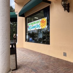 Bliss Salon and Spa - In a quaint shopping center in boca. Many services! I had an amazing massage by Kera today!