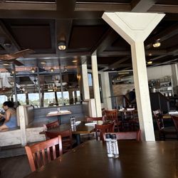 Charleston Crab House - Dining area