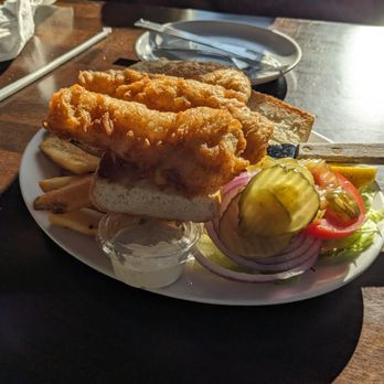 Barbara's Fishtrap - Alaskan cod sandwich - Seafood Near Me - Half Moon Bay, California