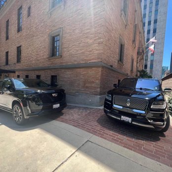 Black And White Limo - Arrive in style with our executive chauffeur service. - Limos Near Me - Los Angeles, California Black And White Limo - Arrive in style with our executive chauffeur service. - Limos Near Me - Los Angeles, California
