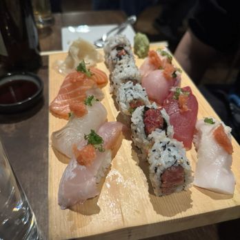 Kuro Bistro - Sashimi Deluxe - Japanese Near Me - Lake Forest, Illinois
