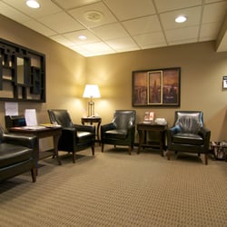 Bellevue Physical Therapy - Waiting area.