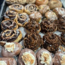 Heirloom Donuts - Donuts and pastries