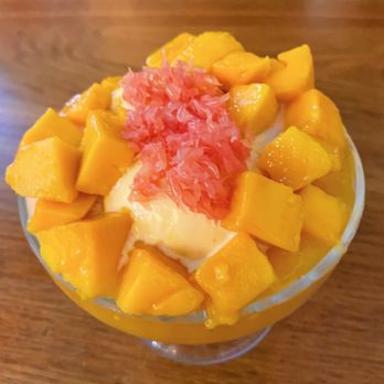 Mango Mango Dessert - A3. Snow White Mango Juice with Sago and Pomelo with Ice Cream - Desserts Near Me - Philadelphia, Pennsylvania Mango Mango Dessert - A3. Snow White Mango Juice with Sago and Pomelo with Ice Cream - Desserts Near Me - Philadelphia, Pennsylvania