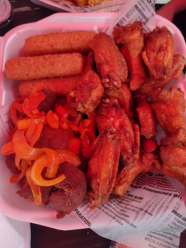D'Campo Sport Bar and Grill Image