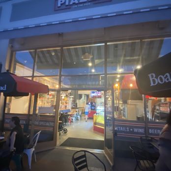 Piazza on The Pier - Exterior seating - Pizza Near Me - Long Branch, New Jersey Piazza on The Pier - Exterior seating - Pizza Near Me - Long Branch, New Jersey