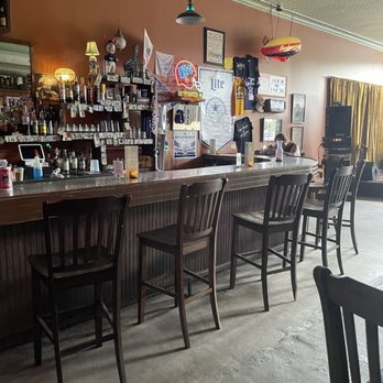 Lightnin’ Bar - Pool Halls Near Me - Elgin, Texas