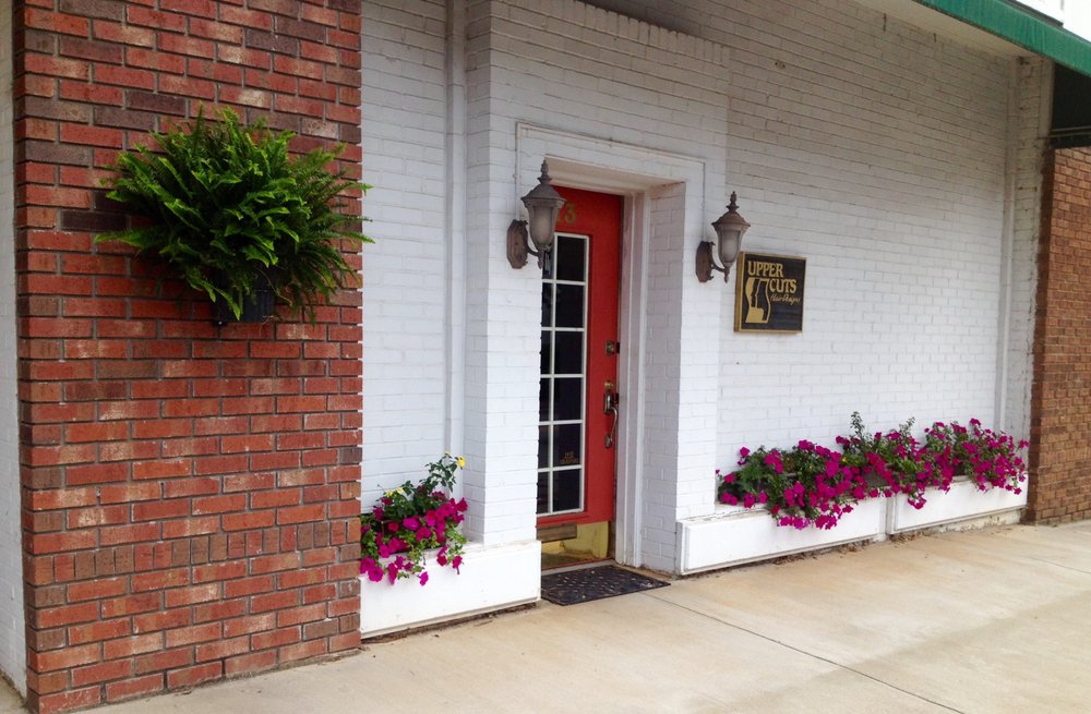 UPPER CUTS HAIR DESIGN Updated August 2024 113 E Curtis St