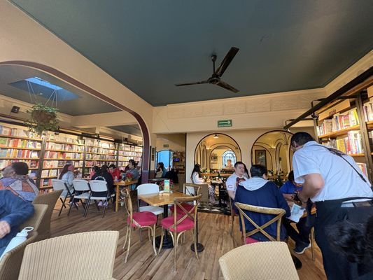 Cafebrería El Péndulo Polanco by null