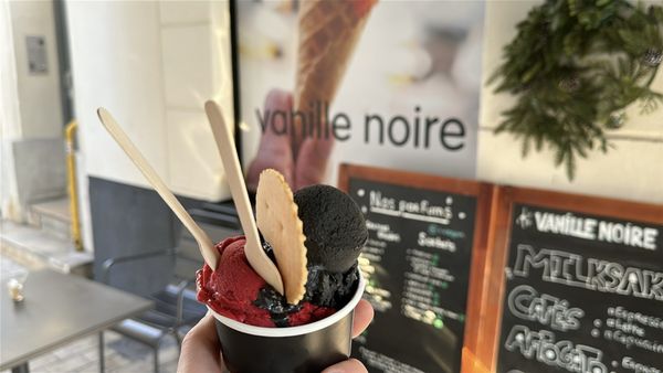 Glacier Vanille Noire by null