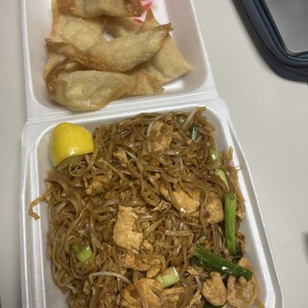 My Thai Restaurant - Combination Pad Thai, Crab Cheese Wonton - Thai Near Me - Amarillo, Texas