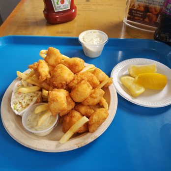 Gene's Famous Seafood - Scallop plate - Seafood Near Me - Fairhaven, Massachusetts