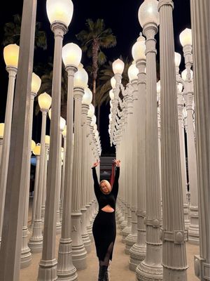 Public Art "Levitated Mass" by null