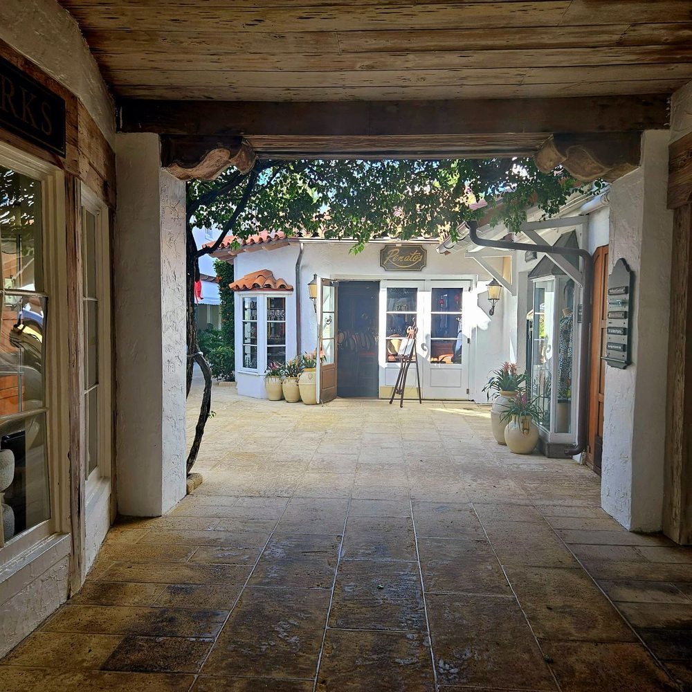 Via Mizner - More shops - Landmarks & Historical Buildings Near Me - Palm Beach, Florida