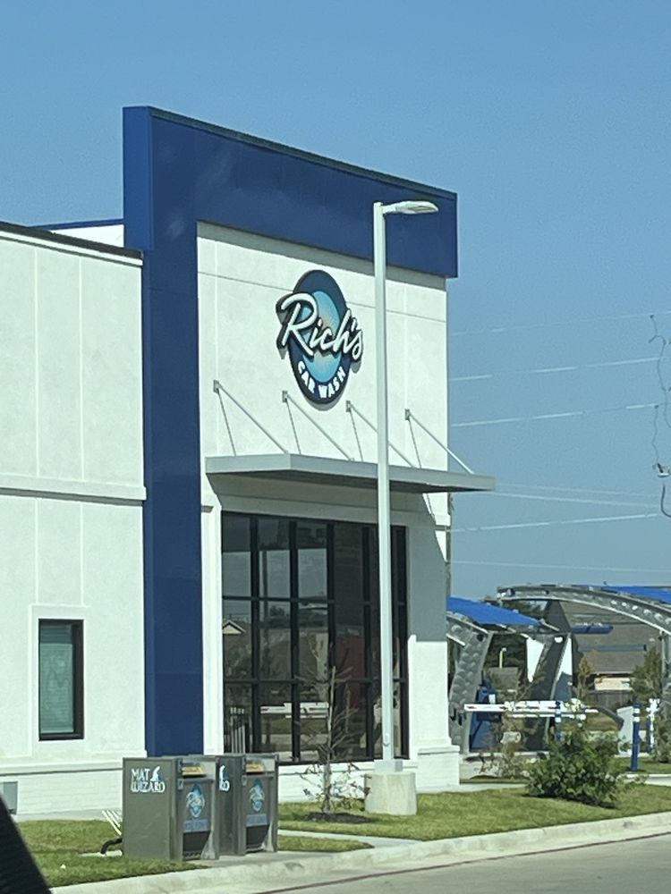 Richs Car Wash, Porter Roadtrippers