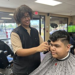 Make' N the Cut Barber College