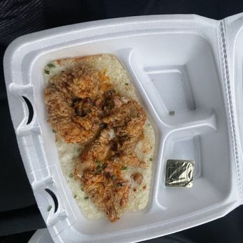 Lillie's Kitchen - Fish and grits - American Near Me - Baton Rouge, Louisiana