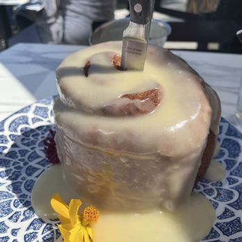 LH Rooftop - Sky high cinnamon roll - Cocktail Bars Near Me - Chicago, Illinois