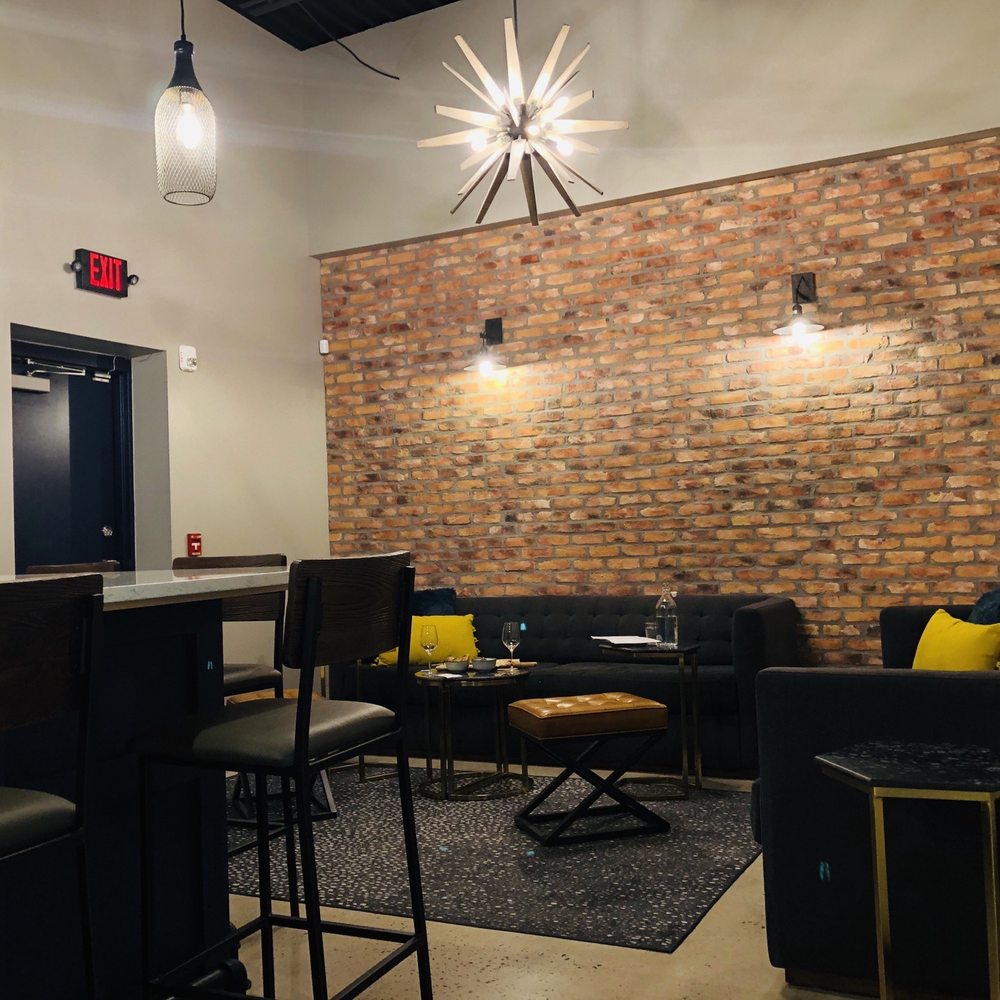 Versi Vino - Cute seating area - Wine Bars Near Me - Maple Shade, New Jersey Versi Vino - Cute seating area - Wine Bars Near Me - Maple Shade, New Jersey