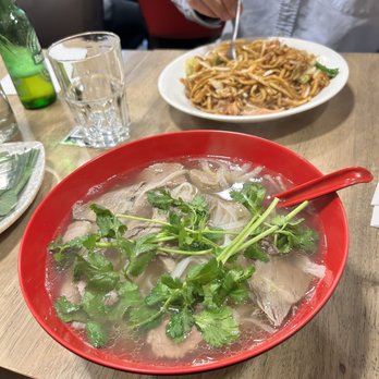 Chez Cay - Pho and noodles with chicken. - Chinese Near Me - Paris, 75 Chez Cay - Pho and noodles with chicken. - Chinese Near Me - Paris, 75