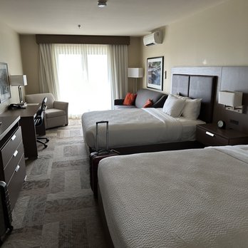 Belfast Harbor Inn - Room - Hotels Near Me - Belfast, Maine