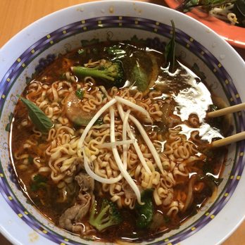 Pho Me - Bo Hue (BYOB style) w/broccoli, ramen noodle sub, rare beef, spinach, and sautéed onions. - Vietnamese Near Me - Tallahassee, Florida Pho Me - Bo Hue (BYOB style) w/broccoli, ramen noodle sub, rare beef, spinach, and sautéed onions. - Vietnamese Near Me - Tallahassee, Florida