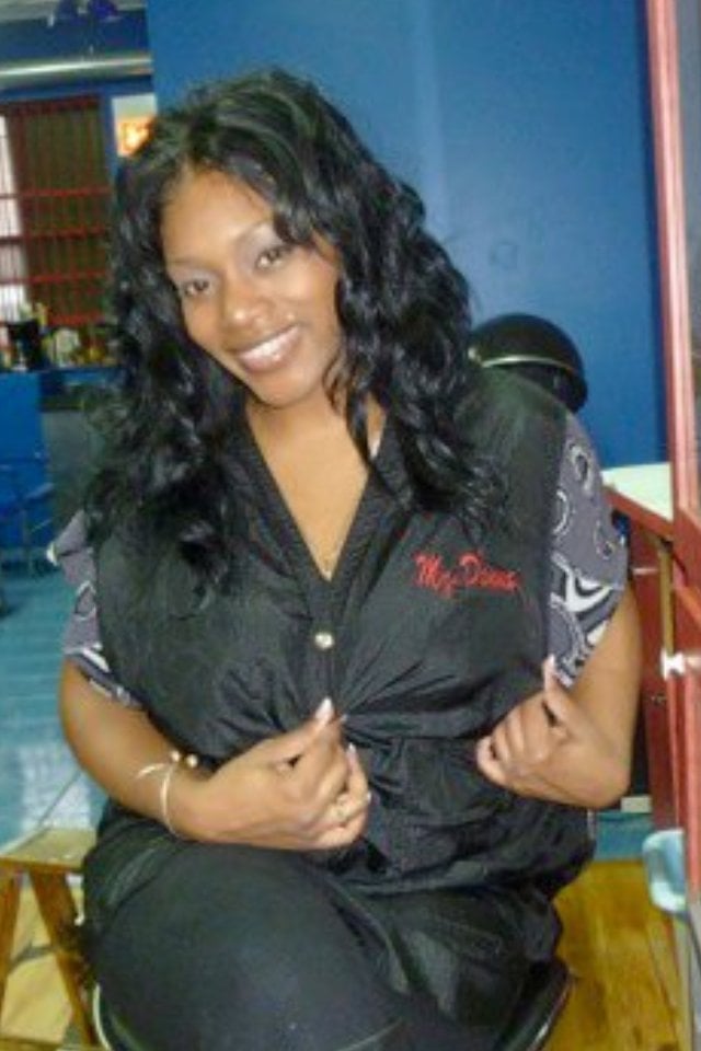 MZ DONNA HAIRSTYLIST EXTRAORDINAIRE CLOSED 5617 W Madison St