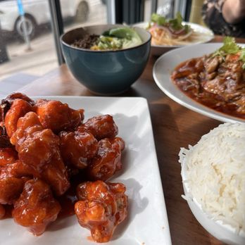 JUN - General Tao's Chicken GF 左宗鸡 Dan Dan Noodles 担担面 - Szechuan Near Me - Minneapolis, Minnesota