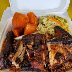 Just Jerk Cafe - Mix jerk chicken dinner