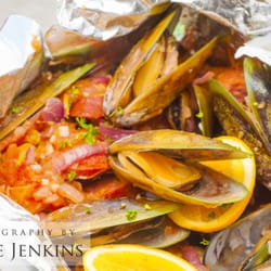 Deliciosa Tapas & Wine - Mussels in a Bag