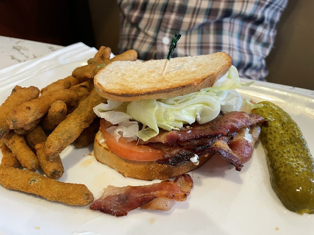 Woodbury Diner Logo