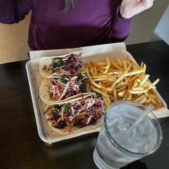 Six19 Kitchen + Bar - Sports Bars Near Me - Plano, Illinois